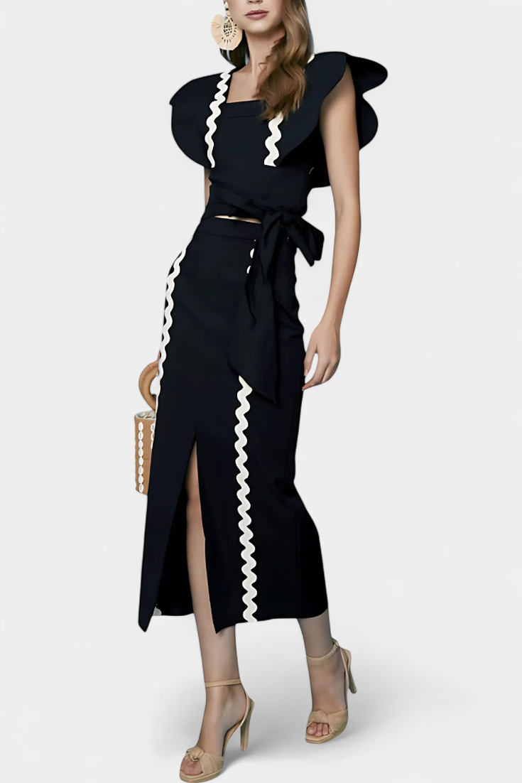 Fabiana Fitted Top with Ruffled Sleeves and Wavy Accents