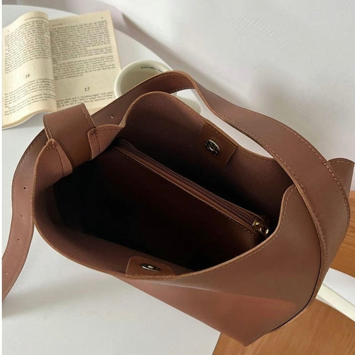 Lena - Chic and Stylish Handbag