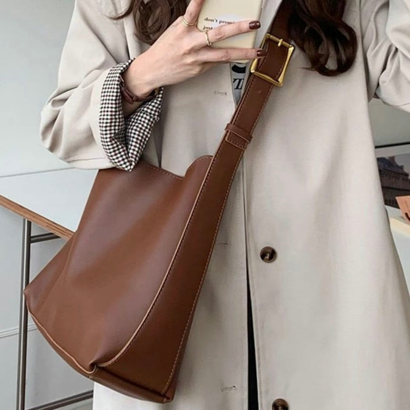 Lena - Chic and Stylish Handbag
