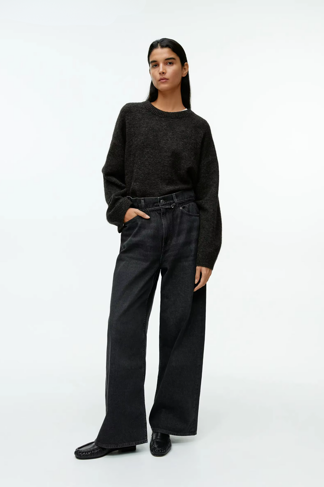 Matilda Relaxed Sweater in Acrylic and Viscose Blend