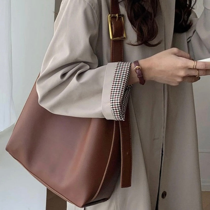 Lena - Chic and Stylish Handbag