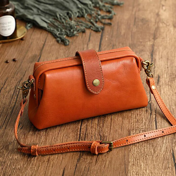 Ivy - Compact Leather Handbag