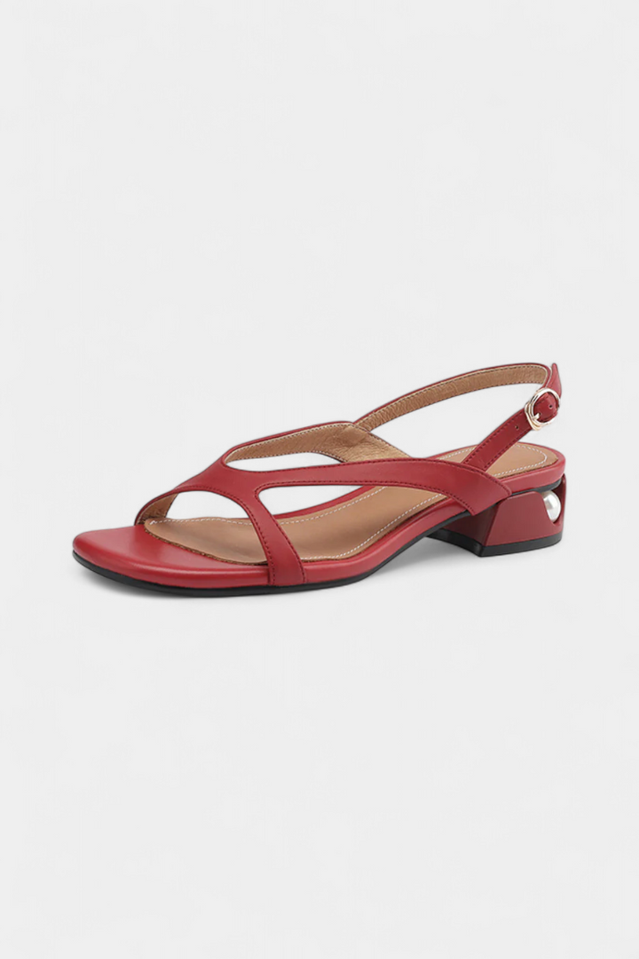 Chic Minna Flat Sandals with a Refined Touch