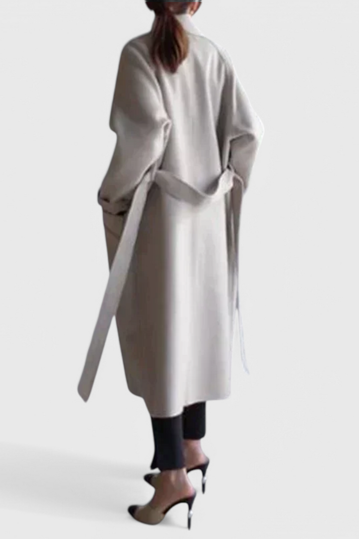Clara Tailored Wool Coat with Elegant Silhouette