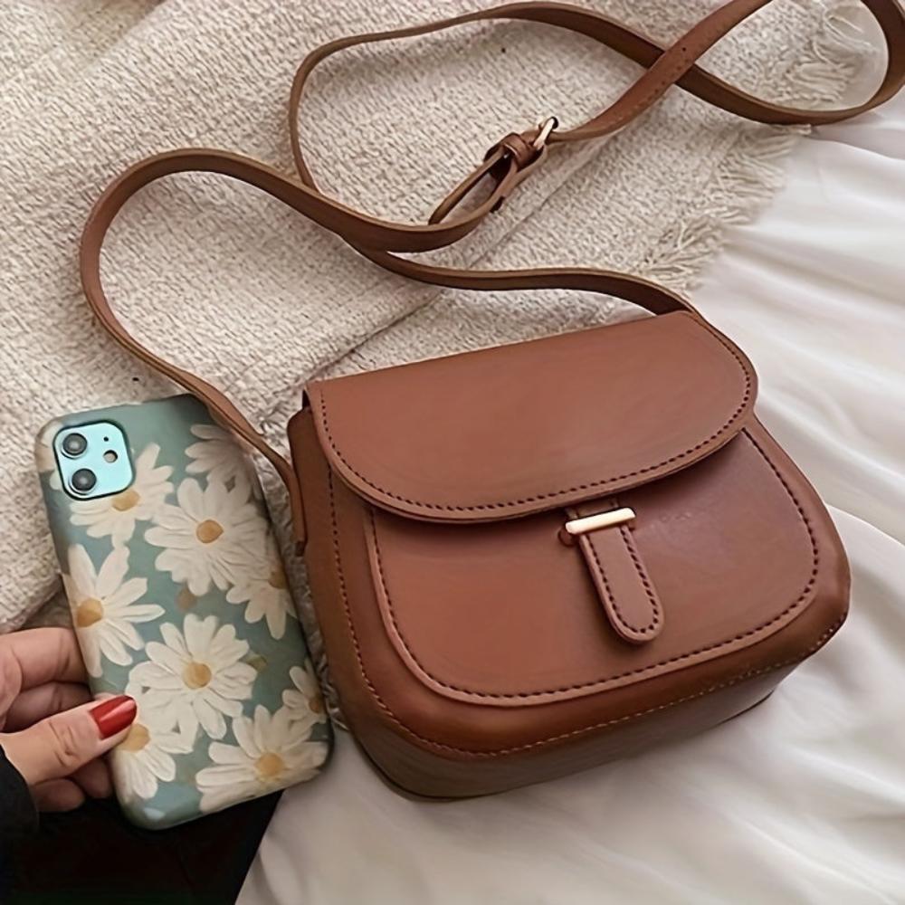 Amelia Vintage-Inspired Saddle Crossbody Bag