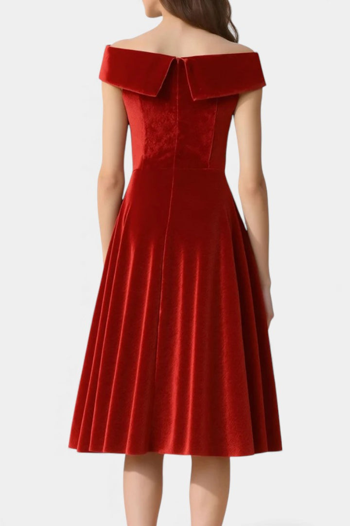 Maé Retro Velvet Off-Shoulder Gown