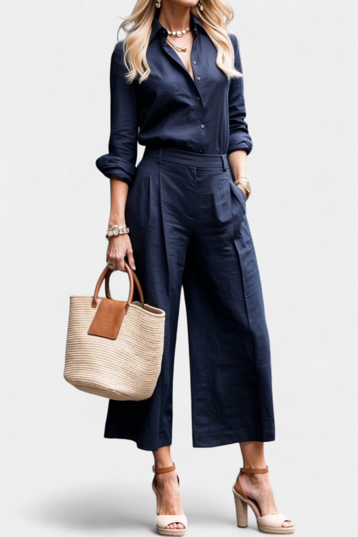 Sabina Easygoing Set with Flowing Top and Capri Trousers