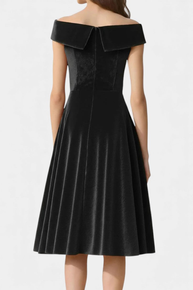 Maé Retro Velvet Off-Shoulder Gown