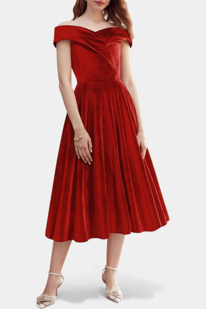 Maé Retro Velvet Off-Shoulder Gown