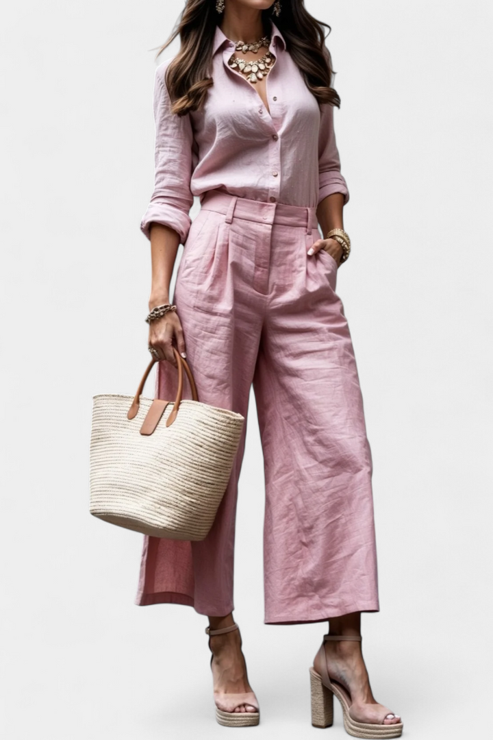 Sabina Easygoing Set with Flowing Top and Capri Trousers