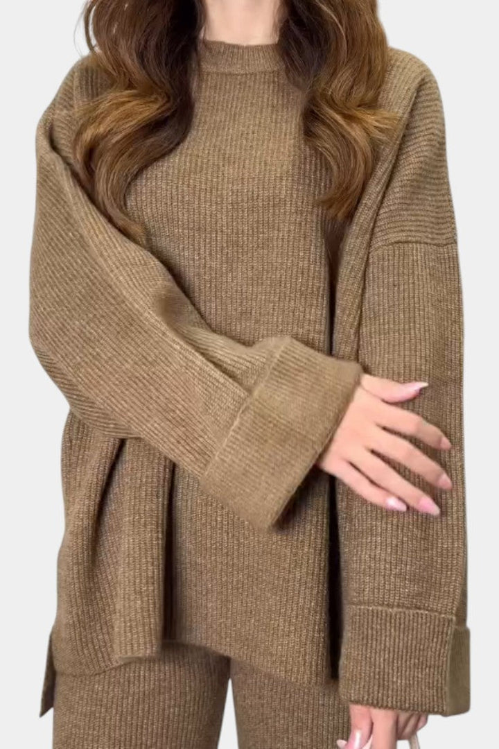 Quirina Relaxed Ensemble with Round Neckline and Flowing Pants