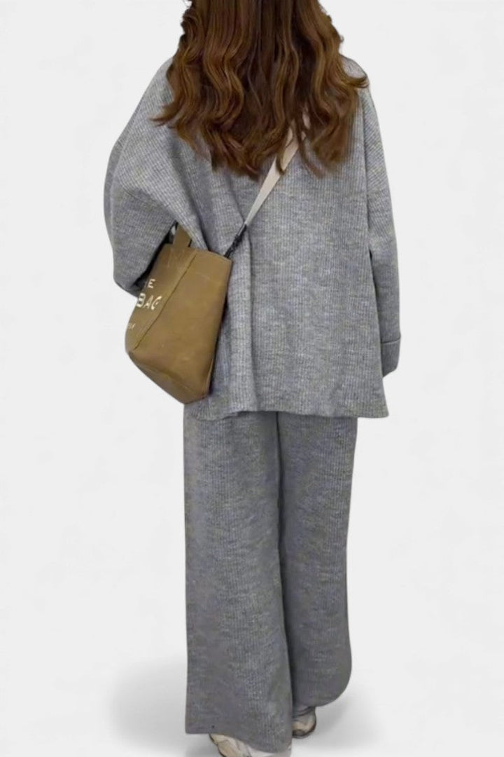 Quirina Relaxed Ensemble with Round Neckline and Flowing Pants